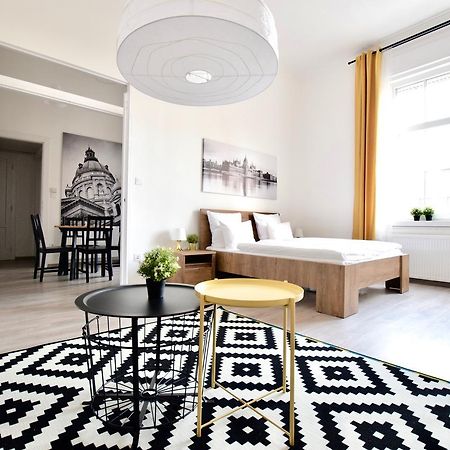 Standard Apartment By Hi5 - Bazilika Suite Budapest Eksteriør billede