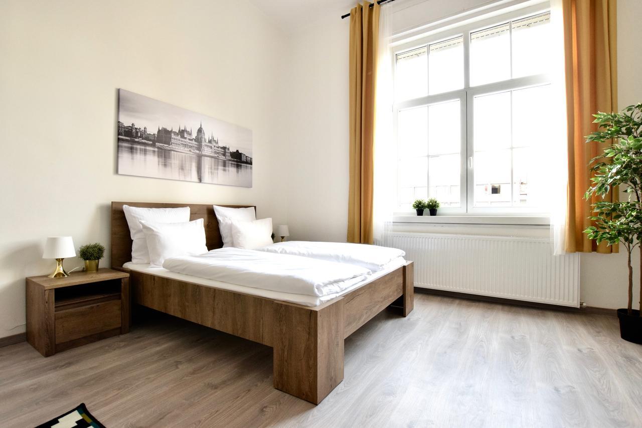Standard Apartment By Hi5 - Bazilika Suite Budapest Eksteriør billede