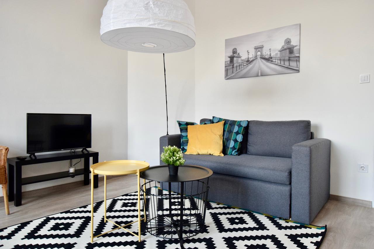 Standard Apartment By Hi5 - Bazilika Suite Budapest Eksteriør billede