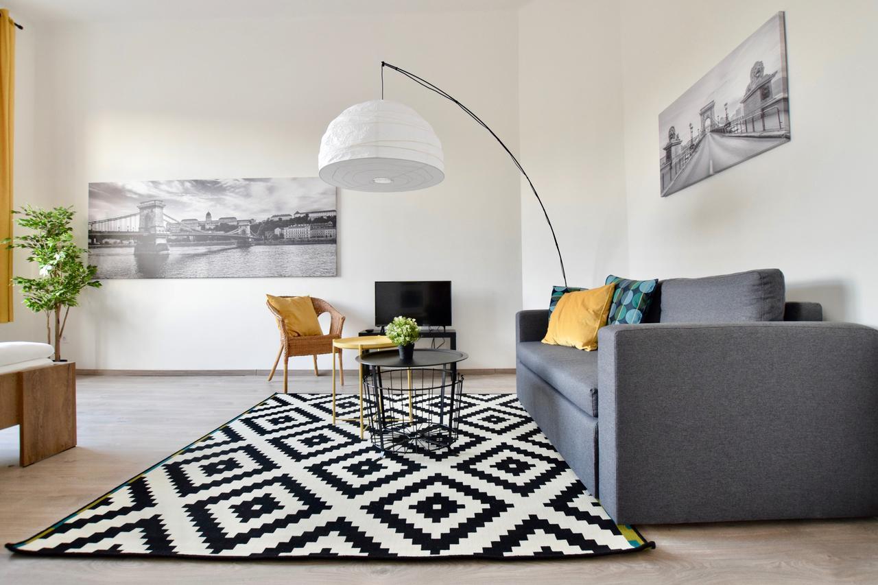Standard Apartment By Hi5 - Bazilika Suite Budapest Eksteriør billede