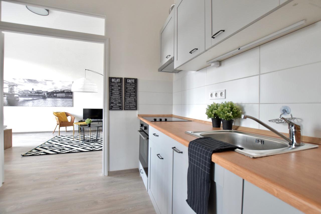 Standard Apartment By Hi5 - Bazilika Suite Budapest Eksteriør billede